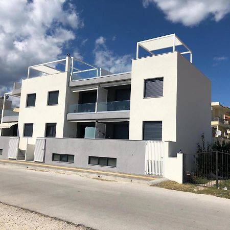 Asterias Appartement Néa Péramos Buitenkant foto